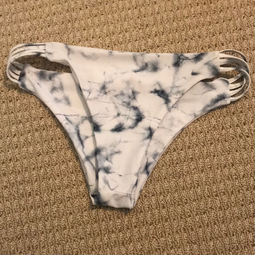 NWOT marble bikini bottoms